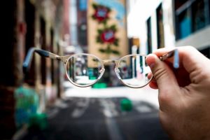 Zaburzenia widzenia a pożyczone okulary